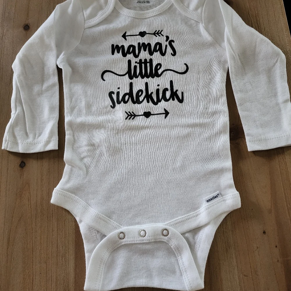 Mama's Little Side Kick white and black onesie heart arrow long sleeve gerber - Picture 1 of 3